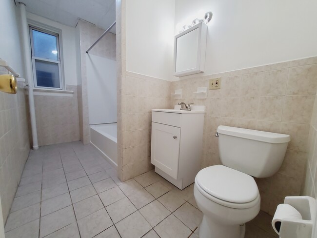 179 W 48th St 6 - 183 W 48th St