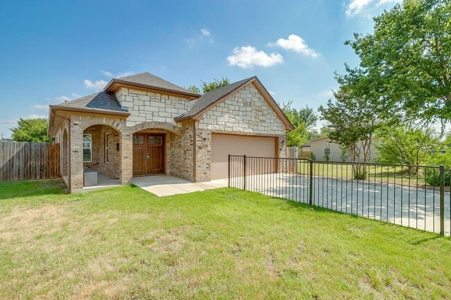 Foto del edificio - Great Custom 3 Bedroom, 2 Bath Home in Wes...