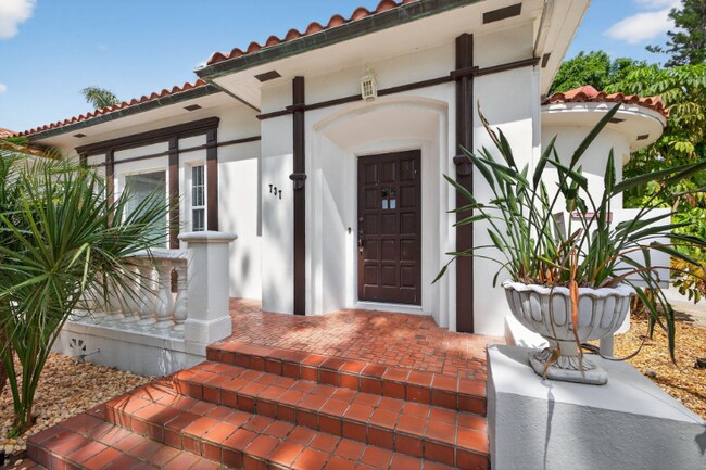 Foto del edificio - 737 19th Ave N