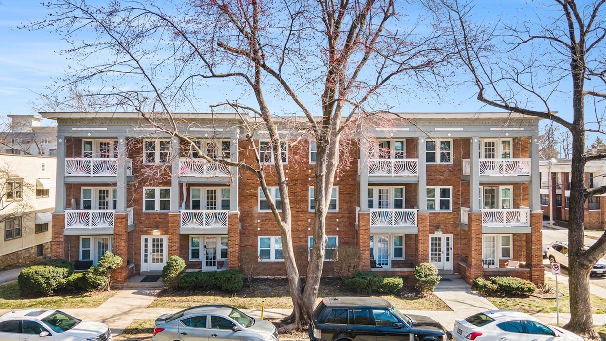 Primary Photo - South Plaza Apartments