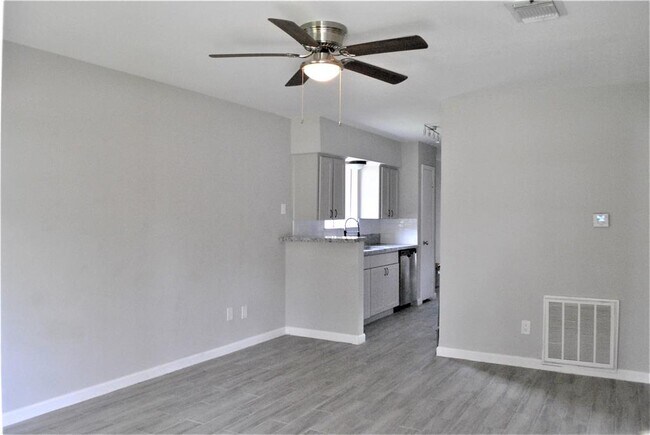 Foto del edificio - 7307 Dearborn St