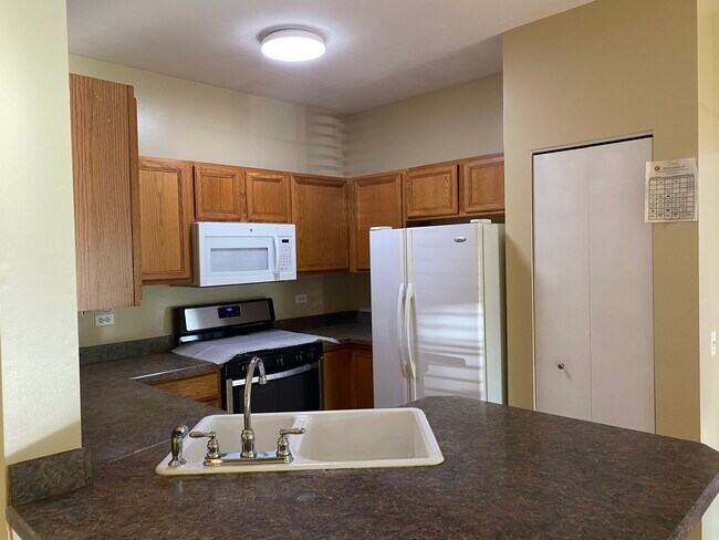 Foto del edificio - 3275 Stratford Ct