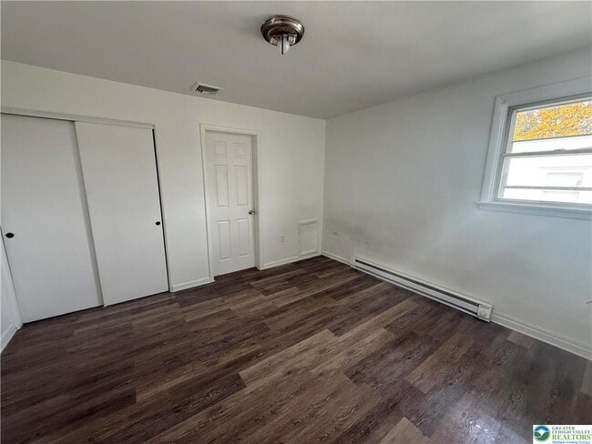 Building Photo - 3426 N Front St