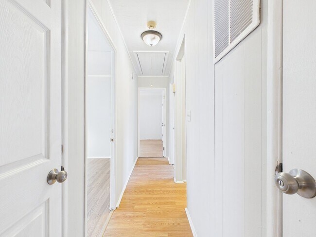 Foto del edificio - 3426 Delaware Ave