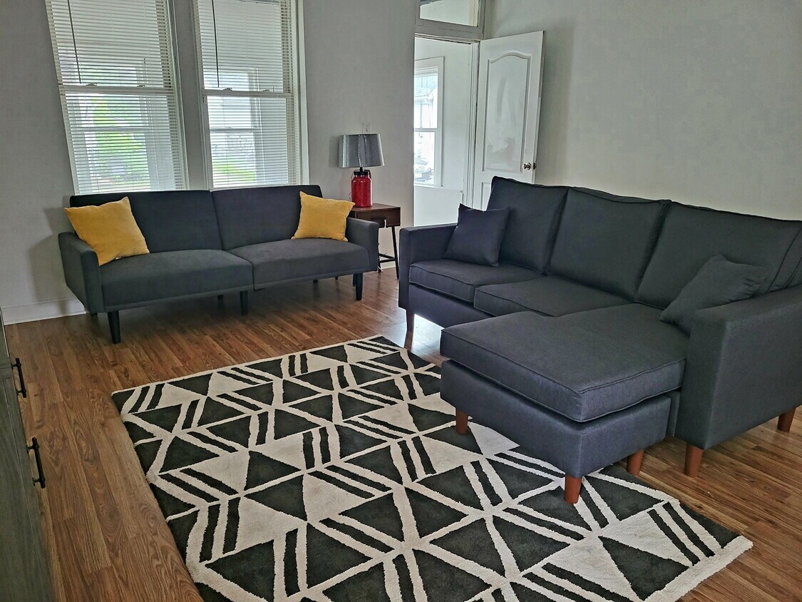 Foto principal - 63 Packard Ave
