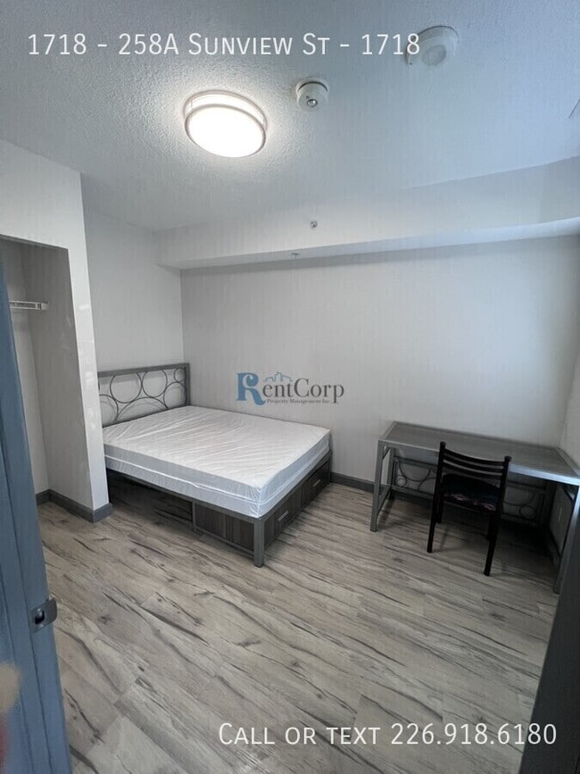 Photo du bâtiment - 258A-258A Sunview St