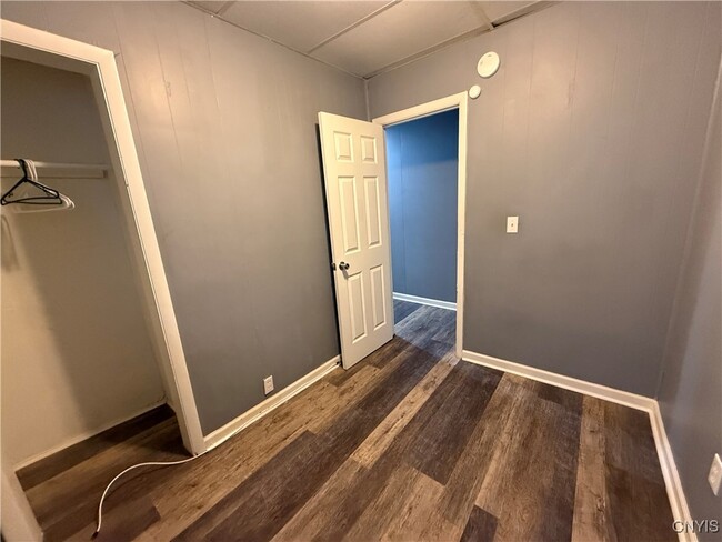 Foto del edificio - 221.5 Lakeview Ave