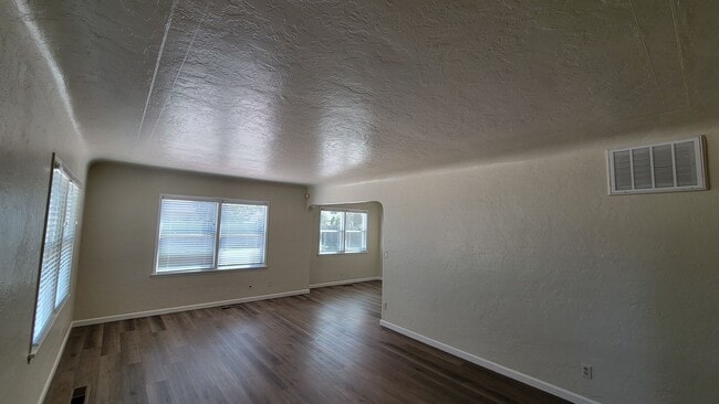 Building Photo - 1251 Sunrise Ave