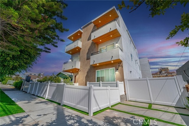 Foto del edificio - 614 N Rampart Blvd