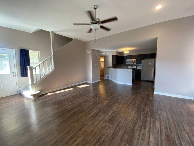 Building Photo - FENCED BACKYARD! TWO CAR GARAGE! MASTER SUITE!