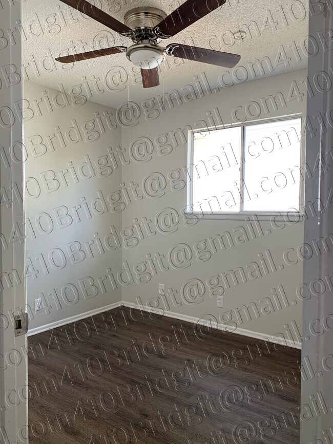 Building Photo - 410 Bridgit Dr