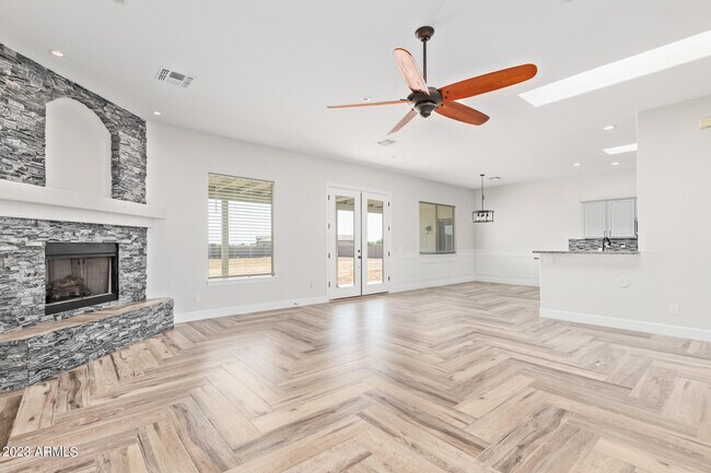 Foto del edificio - 24431 W Horned Owl Trail