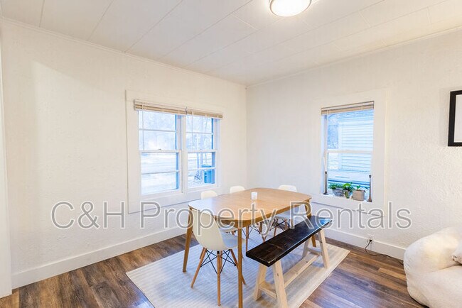 Foto del edificio - 631 Miles Ave