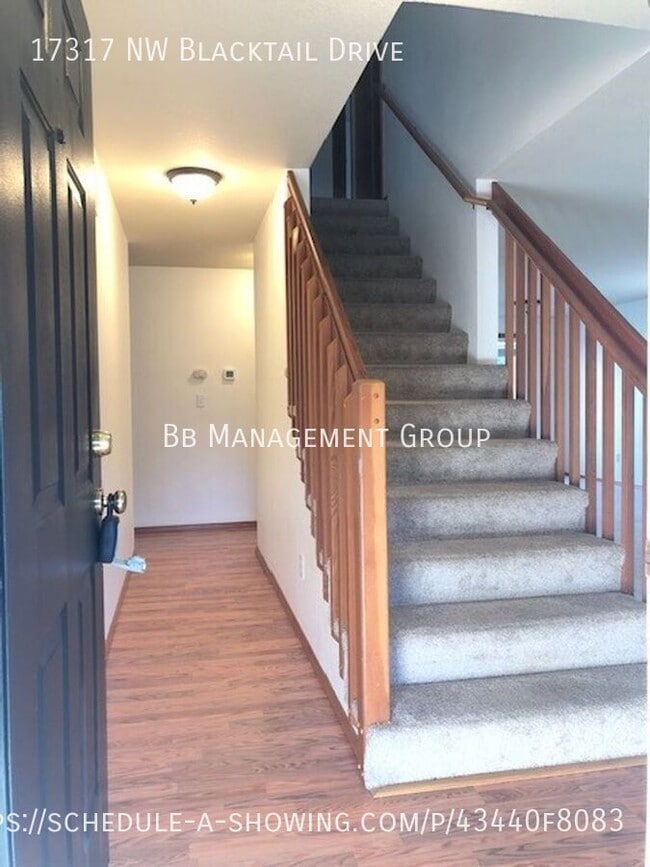 Building Photo - Beautiful NW Portland Home Backs to Greens...