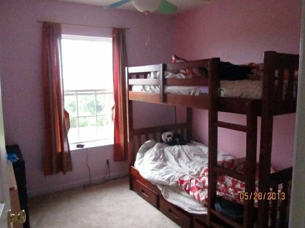 Dormitorio 2 - 512 Twintree Ter NE