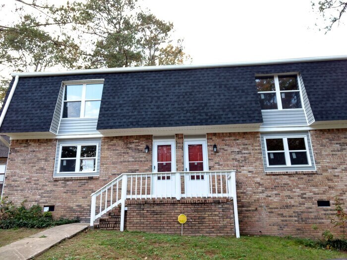 Primary Photo - 219 Edwina Ct