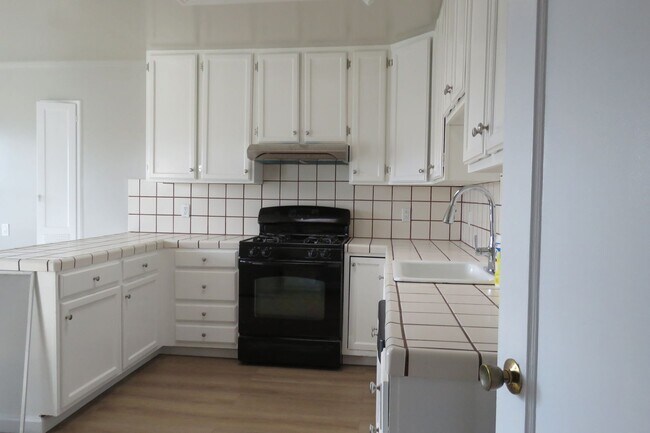 Building Photo - 489 Monterey