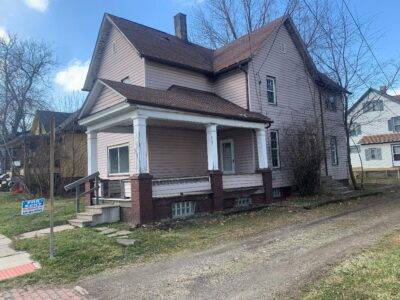 Primary Photo - 820 E Summit St