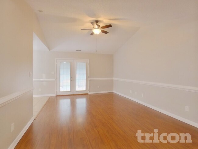 Foto del edificio - 4901 Farmview Dr