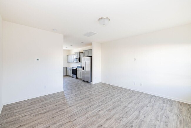 Building Photo - 3 Bedroom Townhome Minutes from Downtown Oakboro - Available December 2025