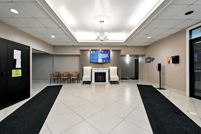 Foto del edificio - 5911 Edsall Rd