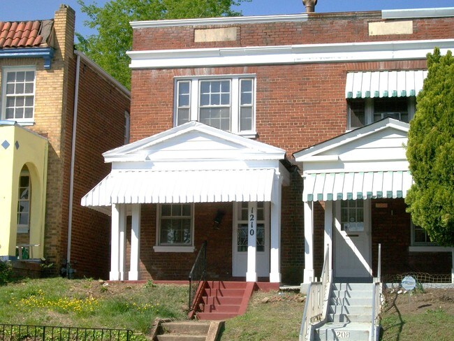 Photo - 1210 Wallace St House