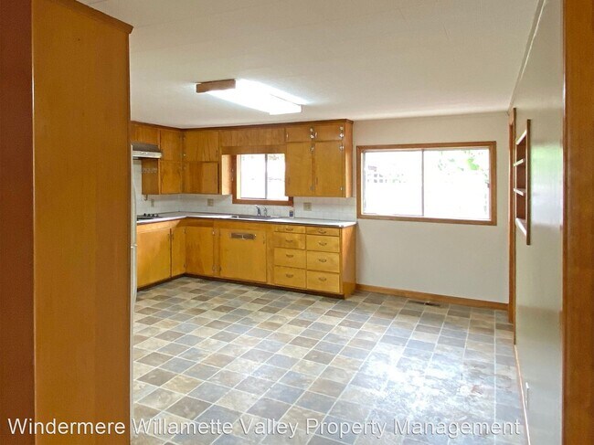 Foto del edificio - 3 br, 1 bath House - 38956 SW 2nd Ave