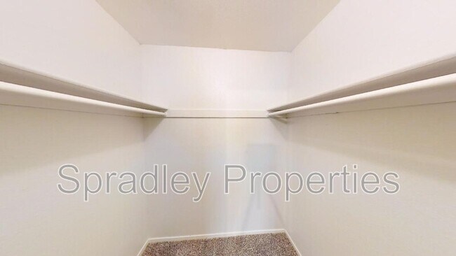 Foto del edificio - 200 Bosque Rd