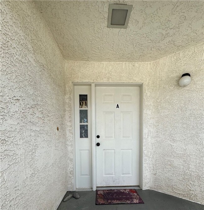 Foto del edificio - 2022 Merrill Ln