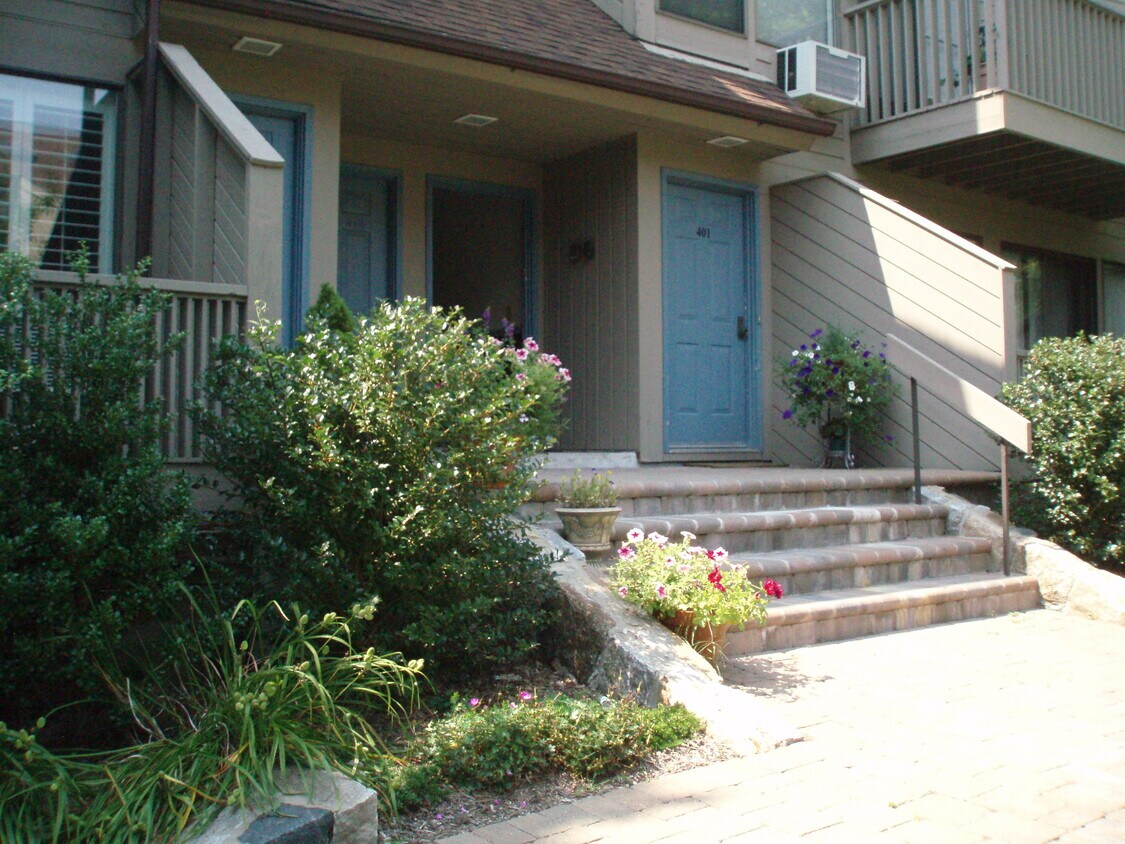 1465 E Putnam Ave Unit 415, Greenwich, CT 06870 Condo for Rent in