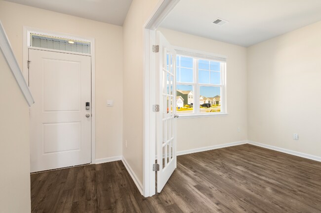 Building Photo - 1715 Perthshire Lp