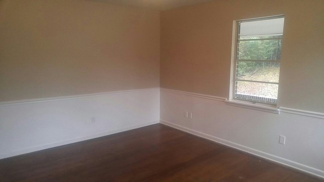 Building Photo - 119 5th Way