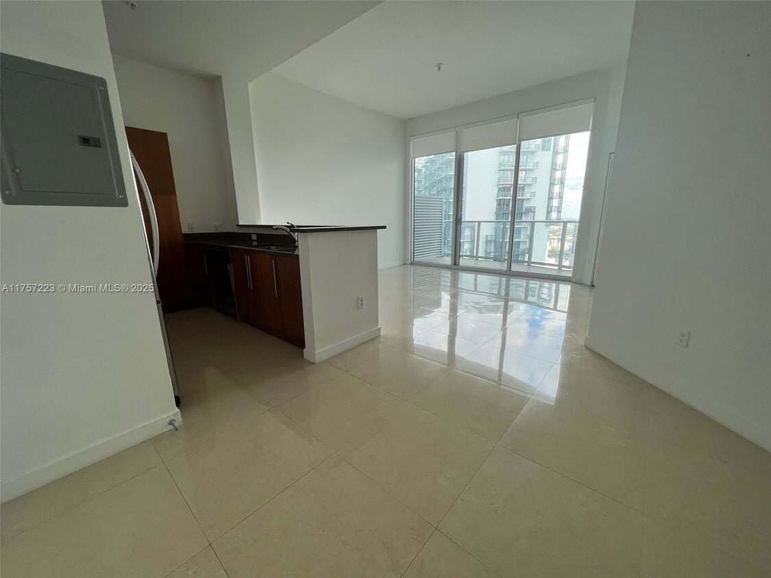 Foto principal - 300 S Biscayne Blvd