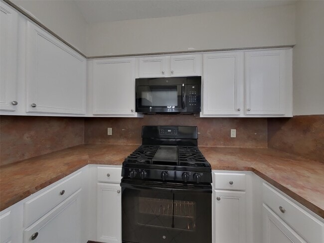 Foto del edificio - 6615 Laurel Glen Dr