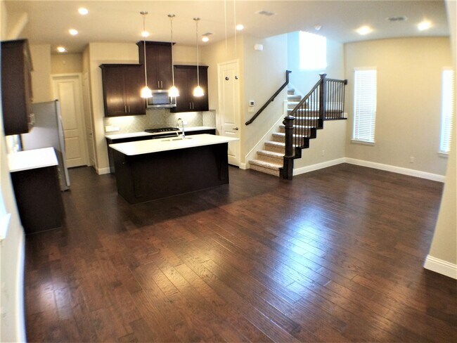 Building Photo - The Pinnacle At Riverwalk Combine Urban Li...