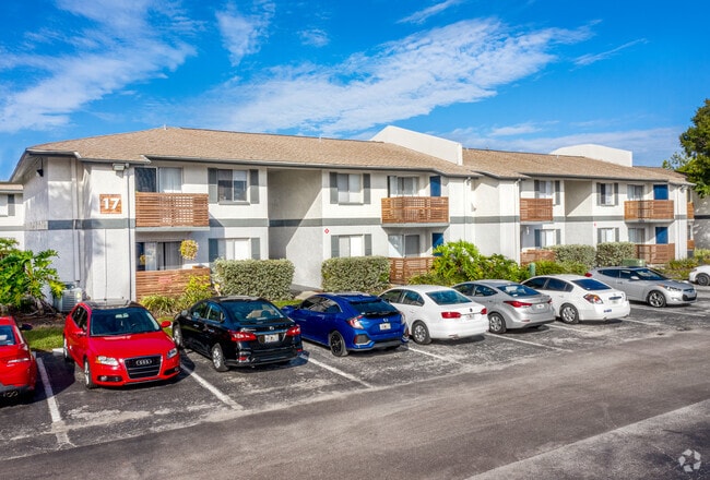 Gateway on 4th - Shoreline Pointe Apartments