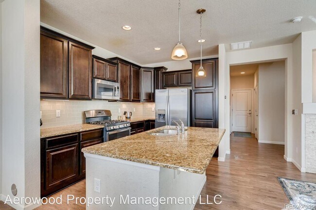 Foto del edificio - 3 br, 2 bath House - 9050 E. Phillips Lane