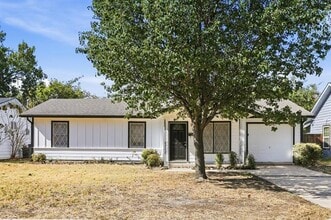 Building Photo - 549 NW Lorna St