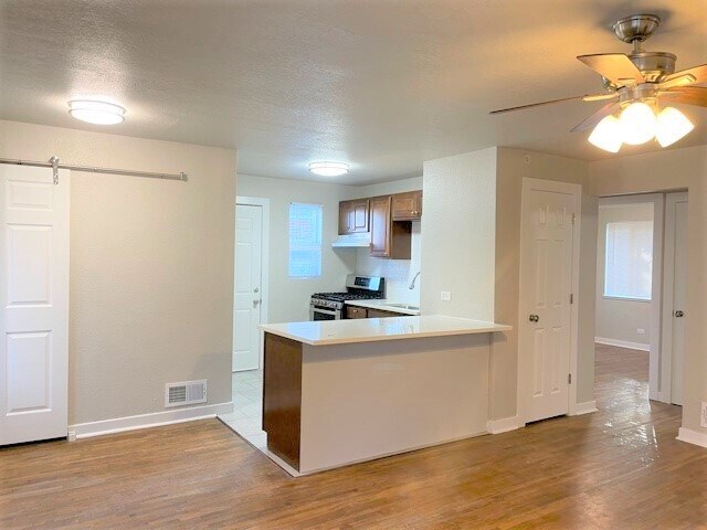 Updated kitchen - 1541 Xenia St