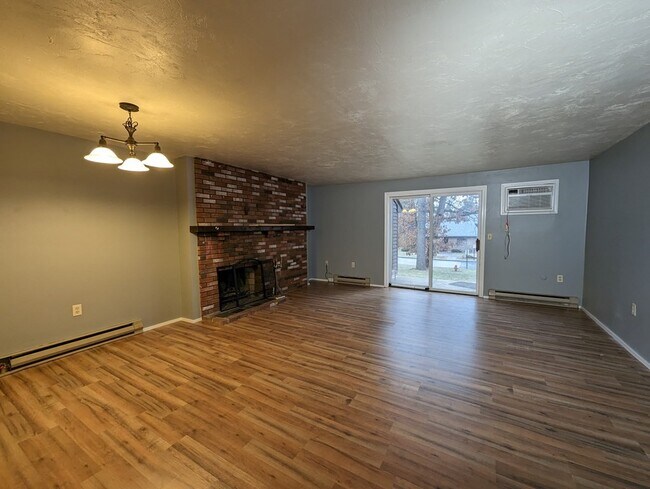 Foto del edificio - 82 Highwood Dr