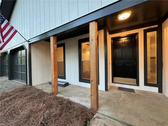 Photo - 2020 Kemp Rd NE House