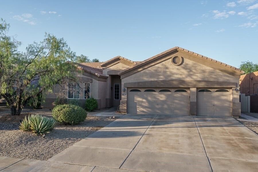 Foto principal - Gorgeous Home in Tatum Vista!
