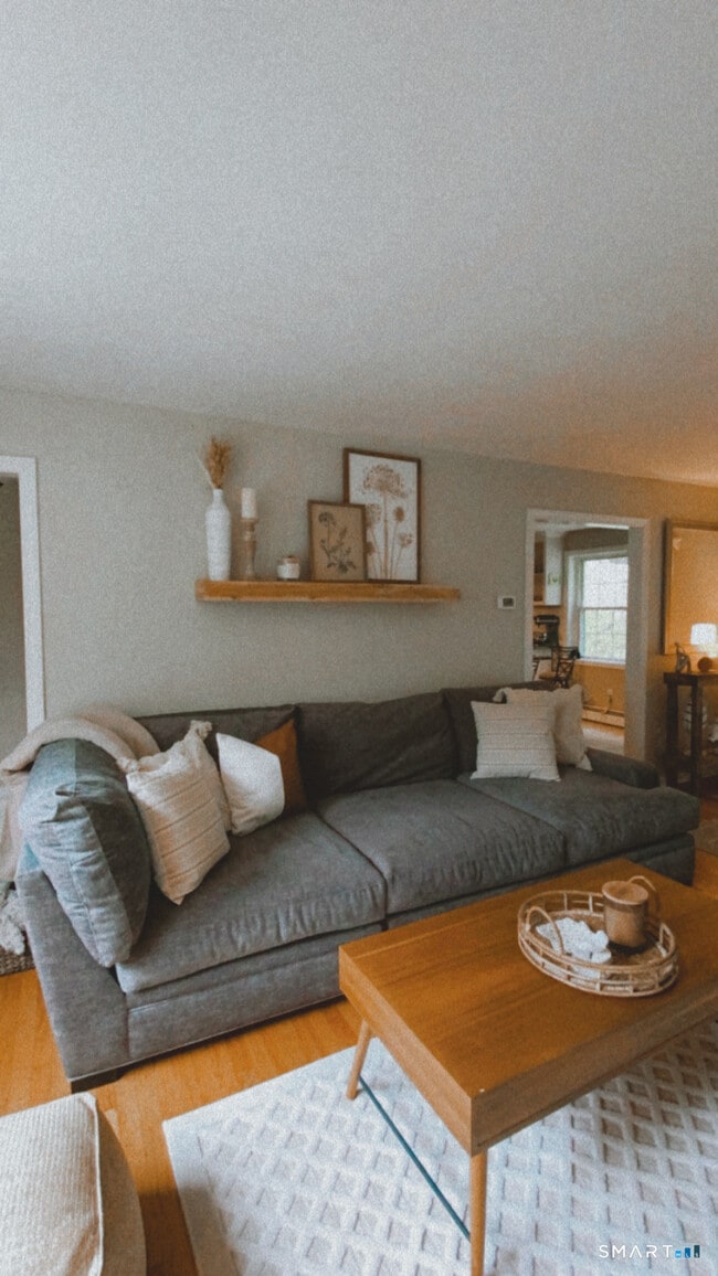 Building Photo - 237 Chestnut Hill Rd