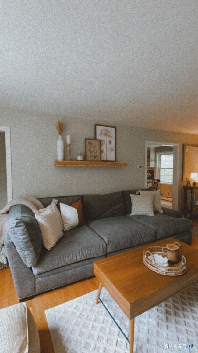 Foto del edificio - 237 Chestnut Hill Rd