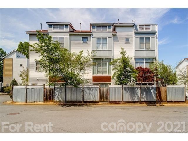 Primary Photo - 2071 Atherton Heights Ln