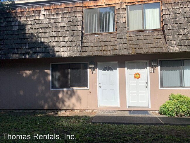 Building Photo - 903 Royal Ct