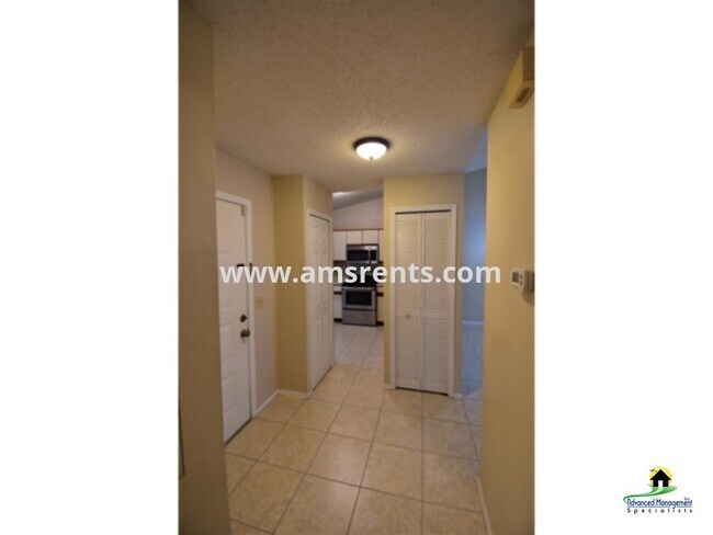 Building Photo - 3/2 Villa For Rent In Silver Park ~ Cerami...