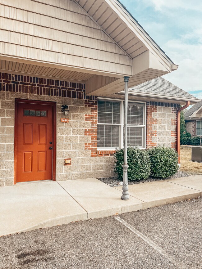 Building Photo - 2453 Homewood Ave