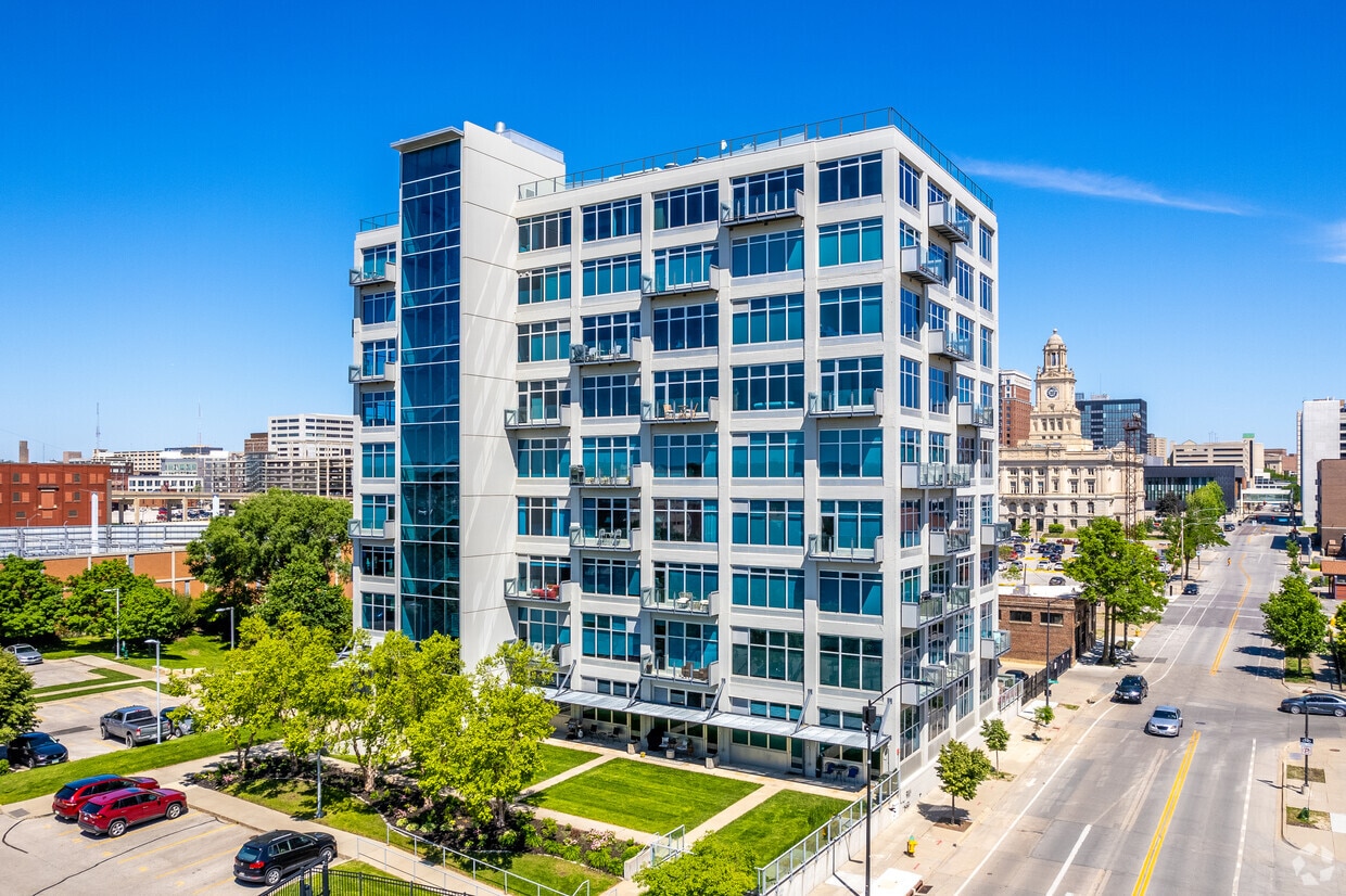 Primary Photo - Whiteline Lofts