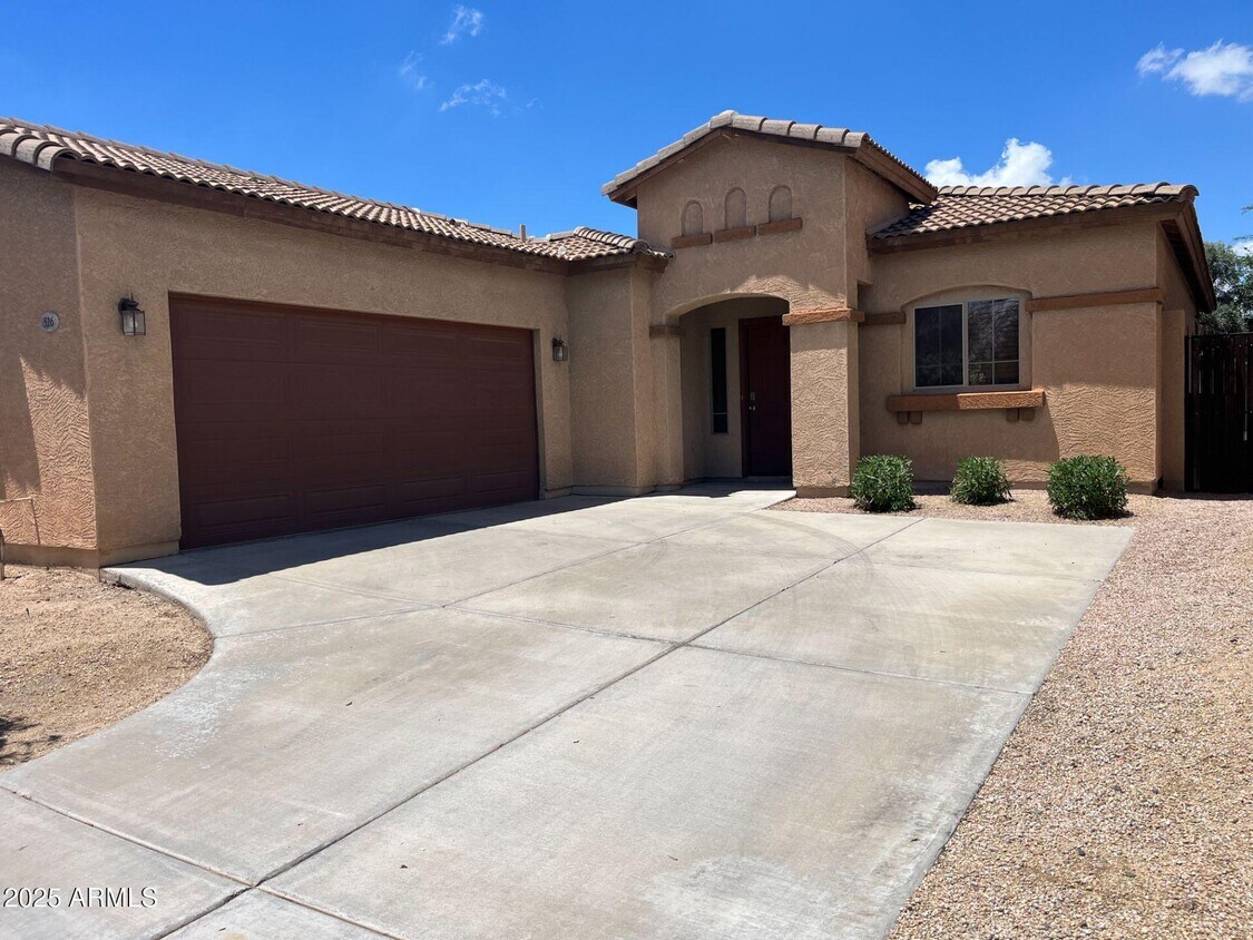 Foto principal - 526 E Bartlett Way
